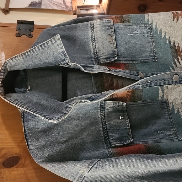 Western Shacket - Picture 2 of 3